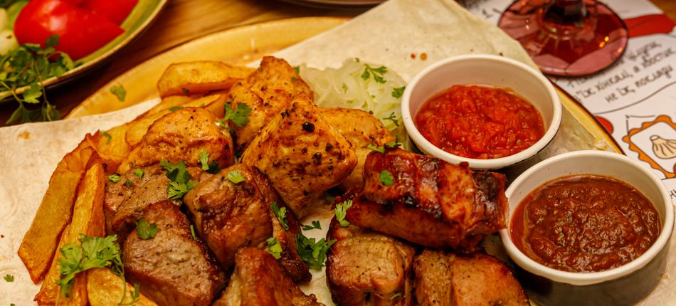 Ресторан грузинської кухні «Стумарі» в готелі Optima Collection Мурал