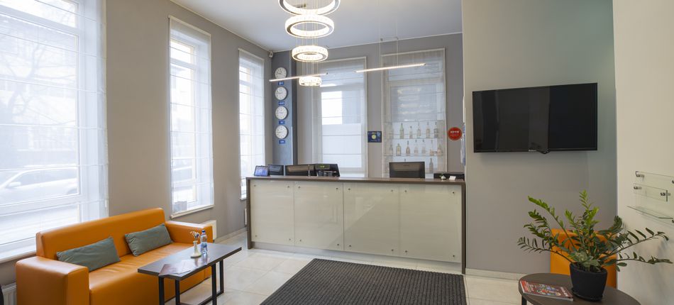 Київ (вул. Ямська)